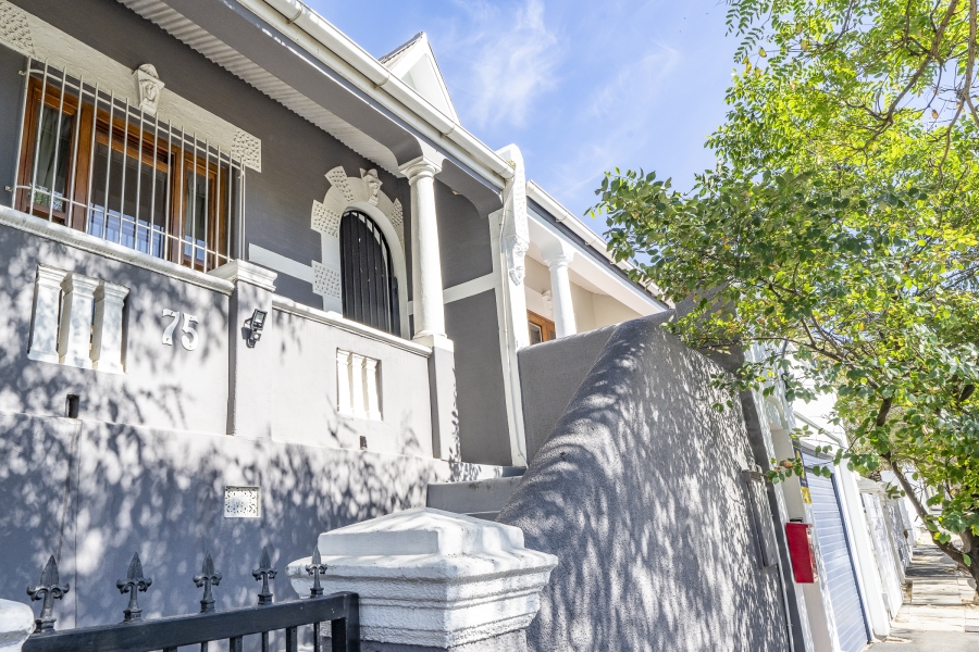 2 Bedroom Property for Sale in Woodstock Western Cape